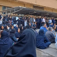 تضخم يتجاوز 60 في المائة واحتجاجات في كل القطاعات... اقتصاد إيران يترنح