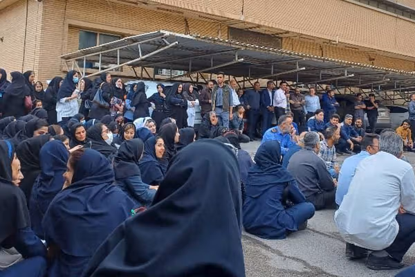 پرستاران، کارگران، بازنشستگان ارتش و مرغداران در شهرهای مختلف کشور تجمع کردند