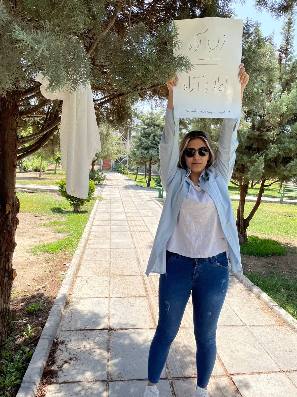 وزیر کشور: بعضی از تصاویر کارزار «حجاب بی‌حجاب» مربوط به داخل ایران نیست