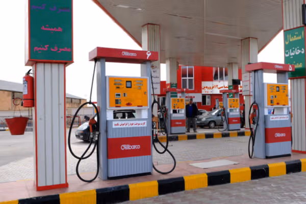 معاون دفتر پزشکیان: برنامهای برای افزایش چندصد درصدی قیمت بنزین نداریم