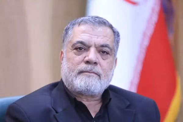 ولایتمدار، نماینده مجلس: تصویر مجتبی خامنهای منتشر نشده تا با علوم غریبه به او آسیب نزنند