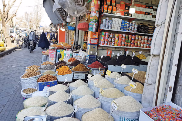 مقام وزارت بهداشت: گرانی مواد غذایی، سلامت تغذیهای مردم را تهدید میکند