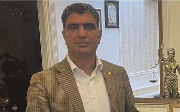 خسرو علیکردی، وکیل تعدادی از خانوادههای دادخواه، به حبس و تبعید محکوم شد