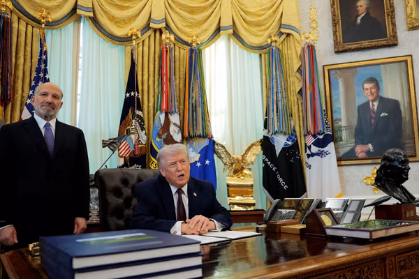 ترامپ: حکومت در ایران همین حالا هم تغییر کرده است و افراد متفاوتی بر سر کار هستند