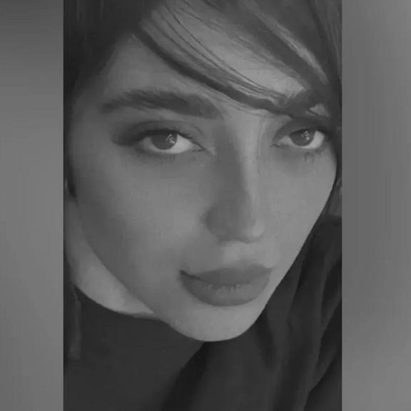 کشته شدن آناهیتا امیرپور، دانشجوی ساکن بروجرد، بر اثر تیراندازی ماموران حکومتی