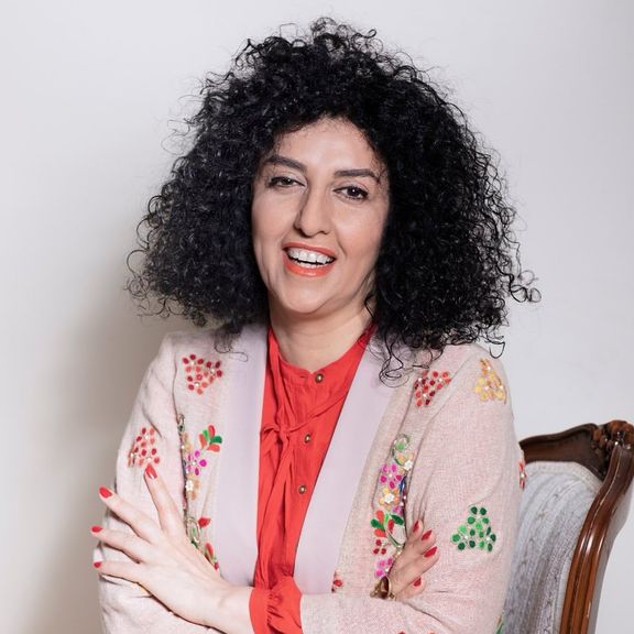 نرگس محمدی، برنده جایزه نوبل صلح زندانی، در یک پرونده جدید به ۱۵ ماه زندان محکوم شد