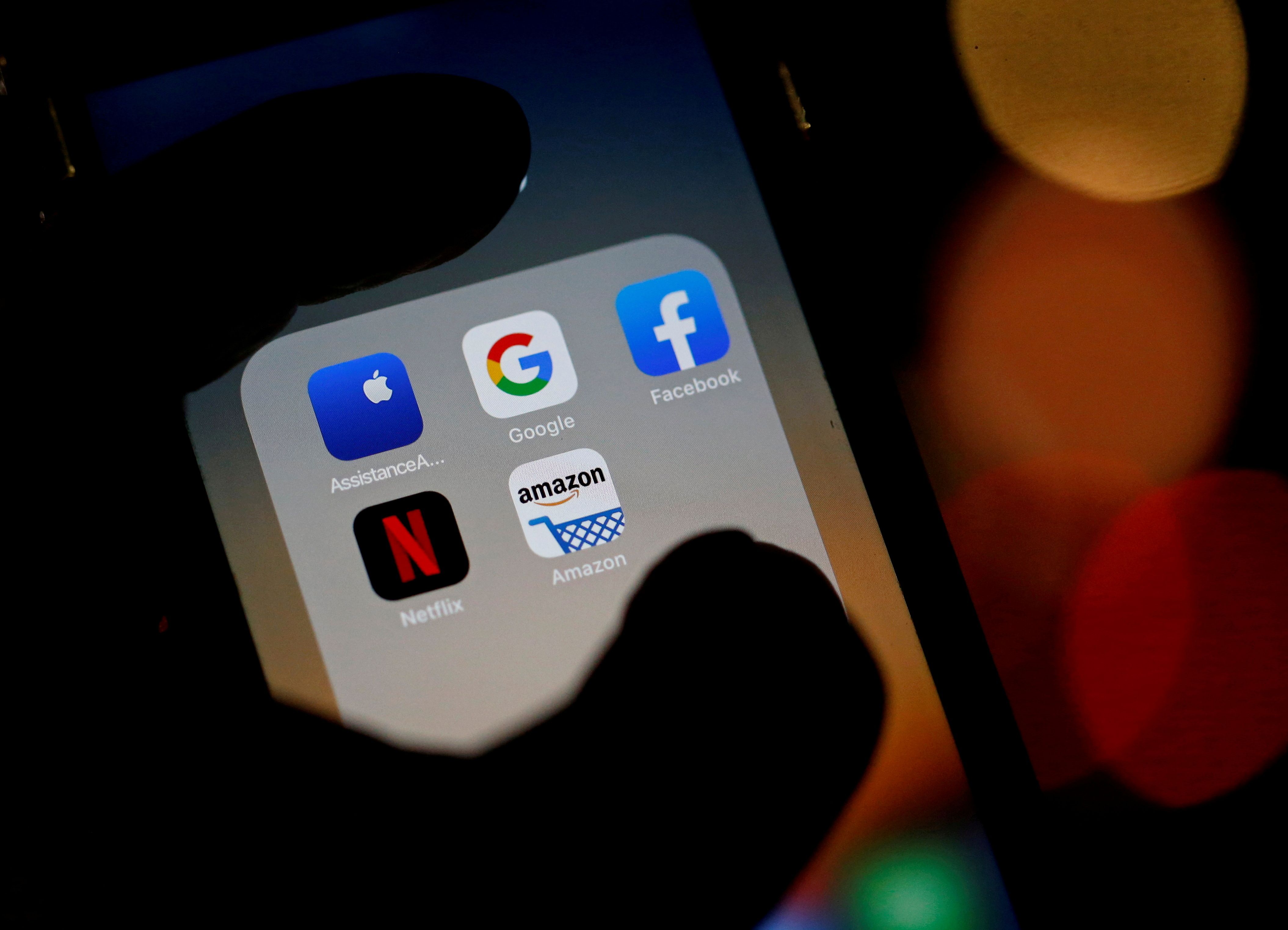 US urges Big Tech to help evade online censors in Russia, Iran