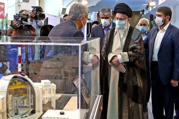 قادة عسكريون أميركيون متقاعدون:أوقفوا تقدم إيران نحو القنبلة النووية