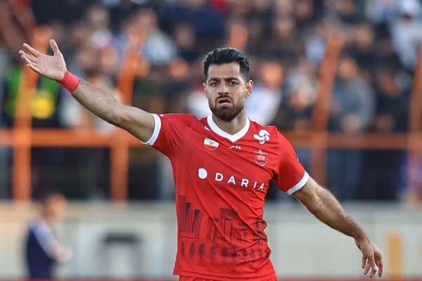 برزگر، مربی شمسآذر: داور از بازیکنان پرسپولیس در برابر محرومیت از دربی، محافظت کرد