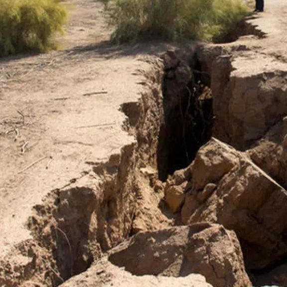 رییس سازمان زمینشناسی: فرونشست زمین موجب بحرانهای امنیتی در کشور خواهد شد