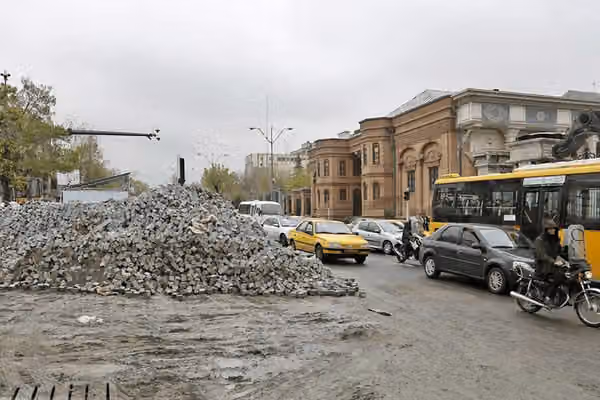 خلع سلاح خیابان؛ پشتپرده برچیدن سنگفرشها از بهارستان تا ۳۰ تیر