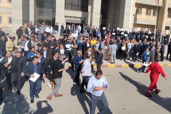 عمال النفط والغاز في إيران يتظاهرون احتجاجًا على "عدم تلبية مطالبهم" المعيشية