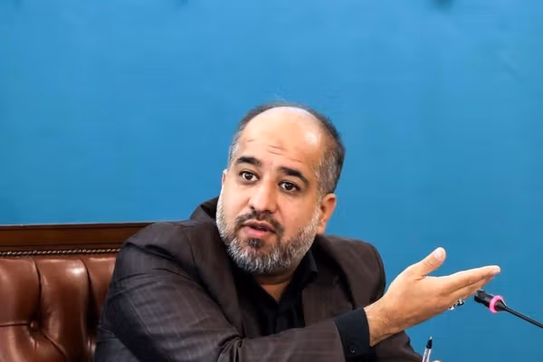 خضریان، نماینده تهران: اماراتیها در صورت ادامه همراهی با دشمن به «شترسواری» بازمیگردند
