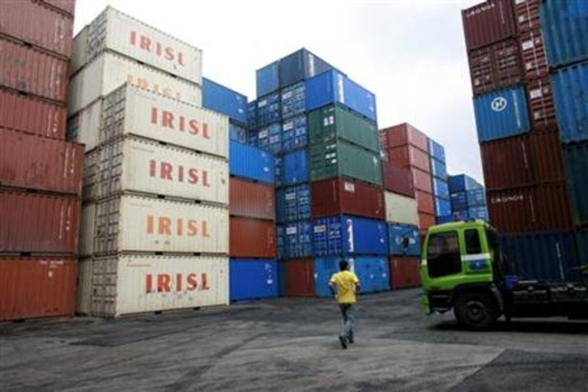 Iran’s foreign trade suffers wartime collapse