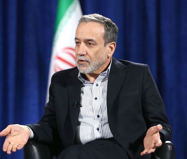 دبلوماسي إيراني سابق: يجب أن لا نسمح بتنظيم مظاهرات ضد النظام في الخارج