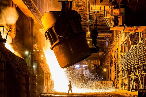 کارگر اخراجی ذوب آهن اصفهان خودسوزی کرد