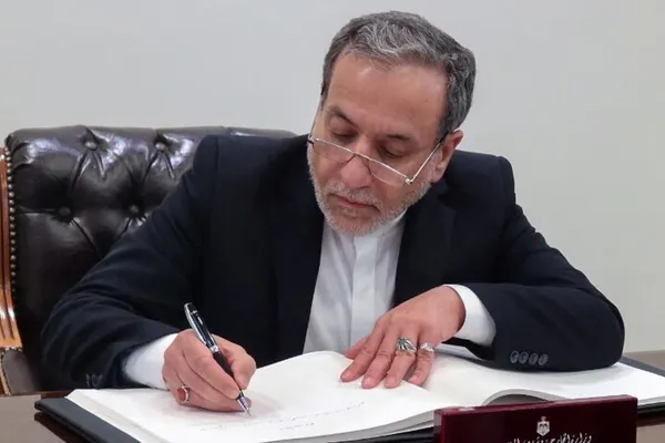 عباس عراقچی: آمریکا باید بابت نقش مستقیم در حمله اسرائیل به ایران، به ما غرامت بدهد