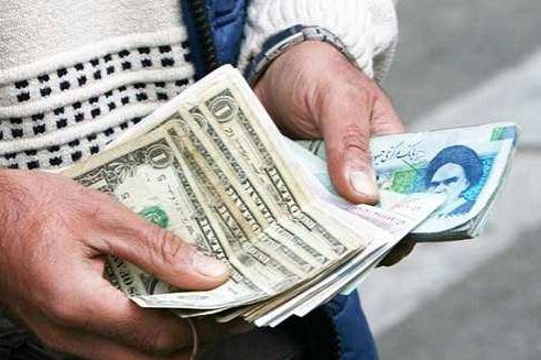 قیمت دلار با رکوردشکنی دوباره در روز چهارشنبه به بیش از ۳۴ هزار و ۳۰۰ تومان رسید