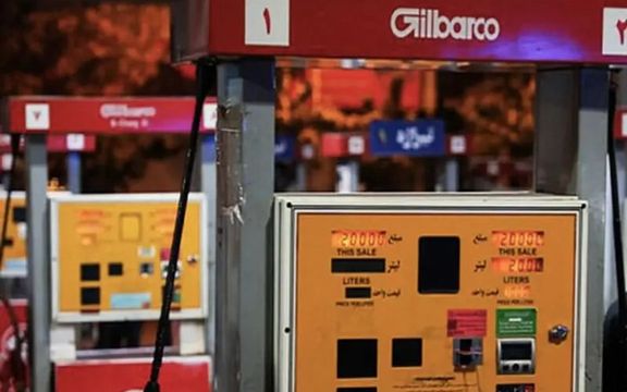 اعتراف وزیر نفت به کمبود سوخت؛ منبع آگاه: توزیع بنزین سوپر ۹۰ درصد کمتر از پارسال است