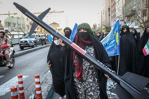 بعد أحداث سوريا.. تراجع أعداد الباسيج والحرس الثوري في "مناورات مواجهة الاحتجاجات" بطهران