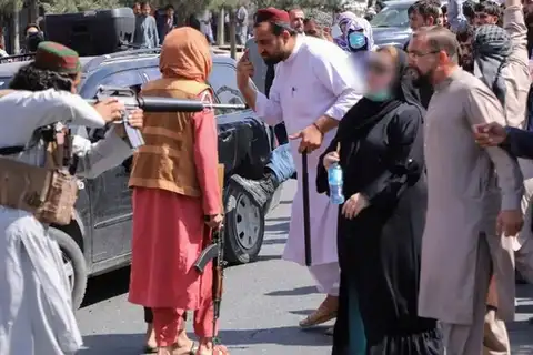 بحران اقتصادی ایران، مهاجران افغانستانی را به بازگشت زیر حاکمیت طالبان واداشته است