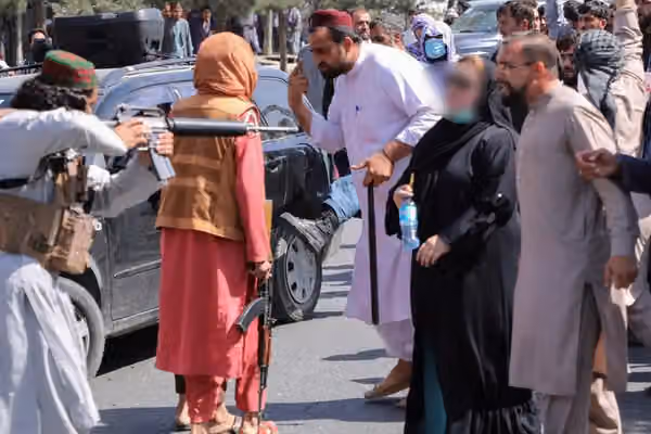 بحران اقتصادی ایران، مهاجران افغانستانی را به بازگشت زیر حاکمیت طالبان واداشته است