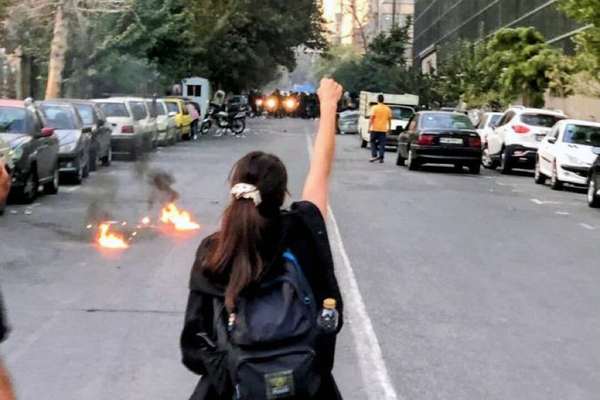 Iran To Try 10 Underage Protesters On Death Penalty Charges