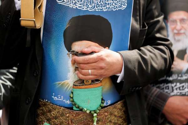 گاردین: حوثیها از ورود به جنگ تمامعیار با اسرائیل و آمریکا خودداری میکنند