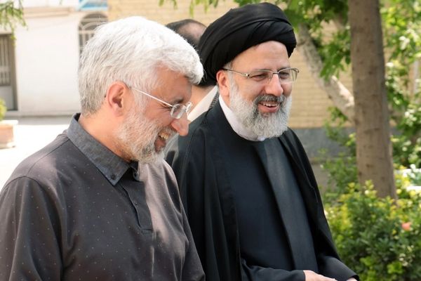 Politicians And Pundits Condemn Monopolization Of Power in Iran