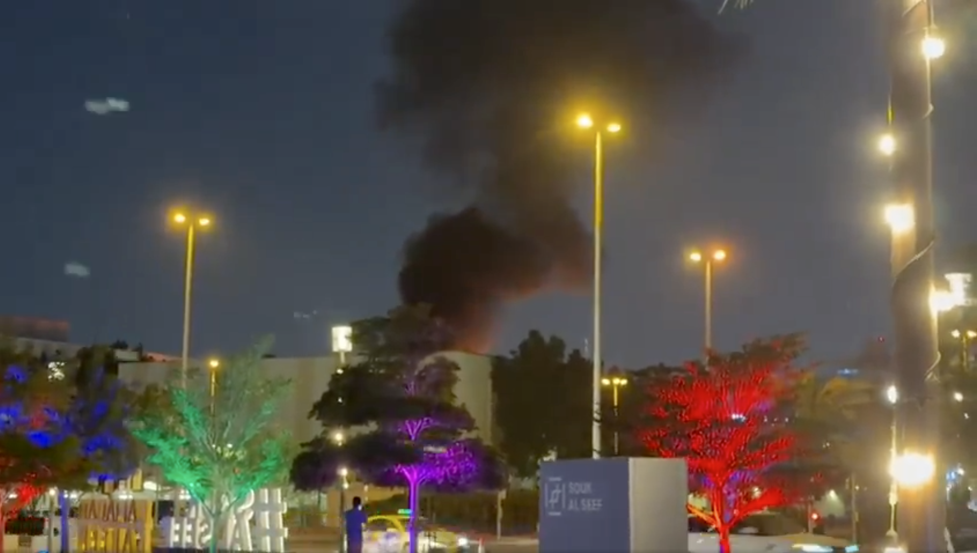 المكتب الإعلامي في دبي: السيطرة على الحريق المحدود قرب القنصلية الأميركية