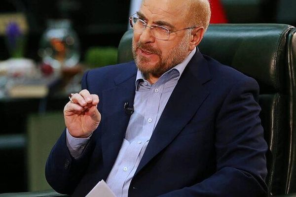 رئيس البرلمان الإيراني يعترف بعجز الحكومة: لم نتمكن من مساعدة الناس في مواجهة التضخم