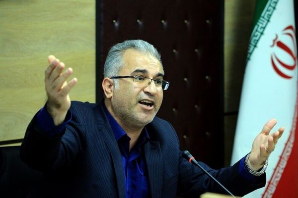 عالم اجتماع إيراني للمرشد: لماذا تعتقد أنك في مركز الكون؟