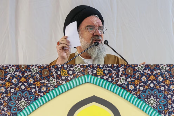 عضو مجلس صيانة الدستور الإيراني: أميركا هاجمتنا ومع ذلك هناك من يطالبنا بالتفاوض معها