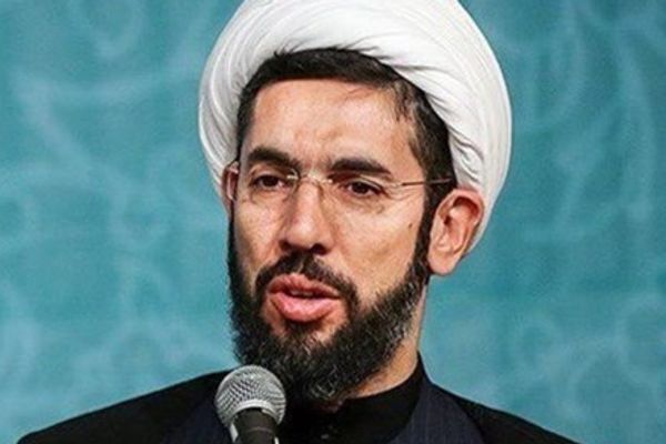 ممثل خامنئي يتوقع اندلاع الاحتجاجات في ذكرى مقتل مهسا أميني