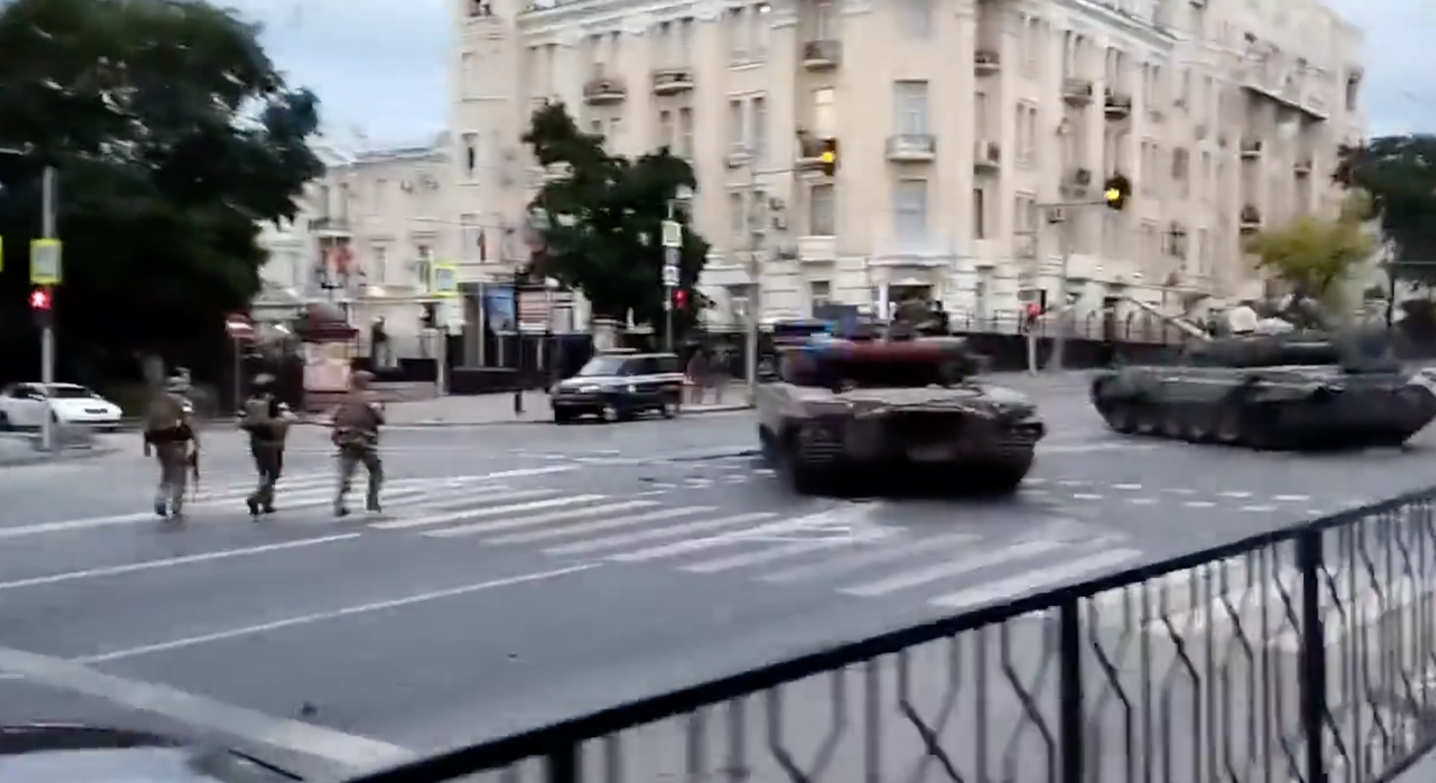 فرمانده گروه واگنر از ورود نیروهایش از اوکراین به شهر روستوف در جنوب روسیه خبر داد