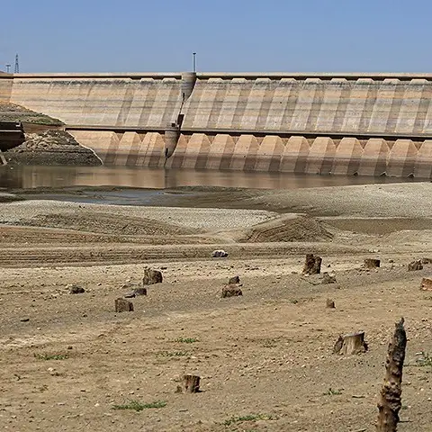 هشدار درباره احتمال کمبود آب شرب در اصفهان و جیرهبندی آب در مشهد