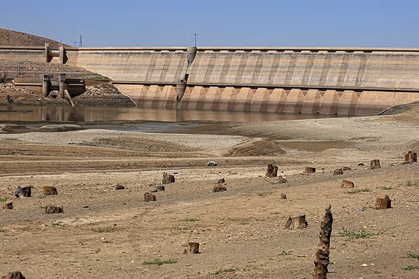 هشدار درباره احتمال کمبود آب شرب در اصفهان و جیرهبندی آب در مشهد
