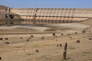 وزیر نیرو از قطعی شبانه آب در ایران خبر داد