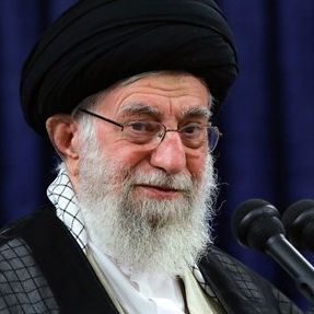 دفاع خامنهای از واگذاری «مصون از پیگرد» اموال دولتی: کشور بدون بنگاه خصوصی اداره نمیشود