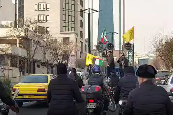 لم يتجاوزوا 10 أشخاص.. استجابة محدودة جدًا لمؤيدي نظام إيران ضد رفع الحجب عن "واتساب"