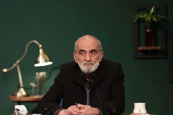 مدیر روزنامه کیهان: مجتبی خامنهای را خود امام زمان انتخاب کرد نه خبرگان