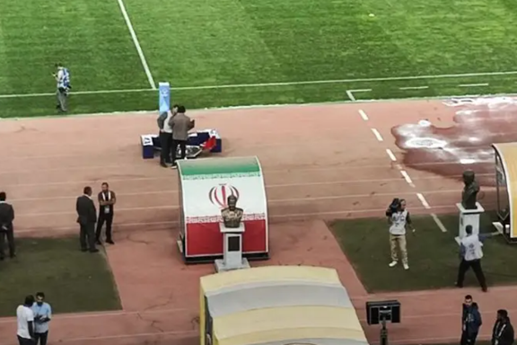 The bust of IRGC commander Qassem Soleimani at the Naghsh-e-Jahan stadium (November 2023)