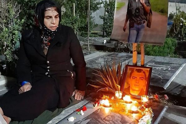 مقتل والدة أحد ضحايا احتجاجات نوفمبر 2019 في إيران إثر حادث سير "مريب"