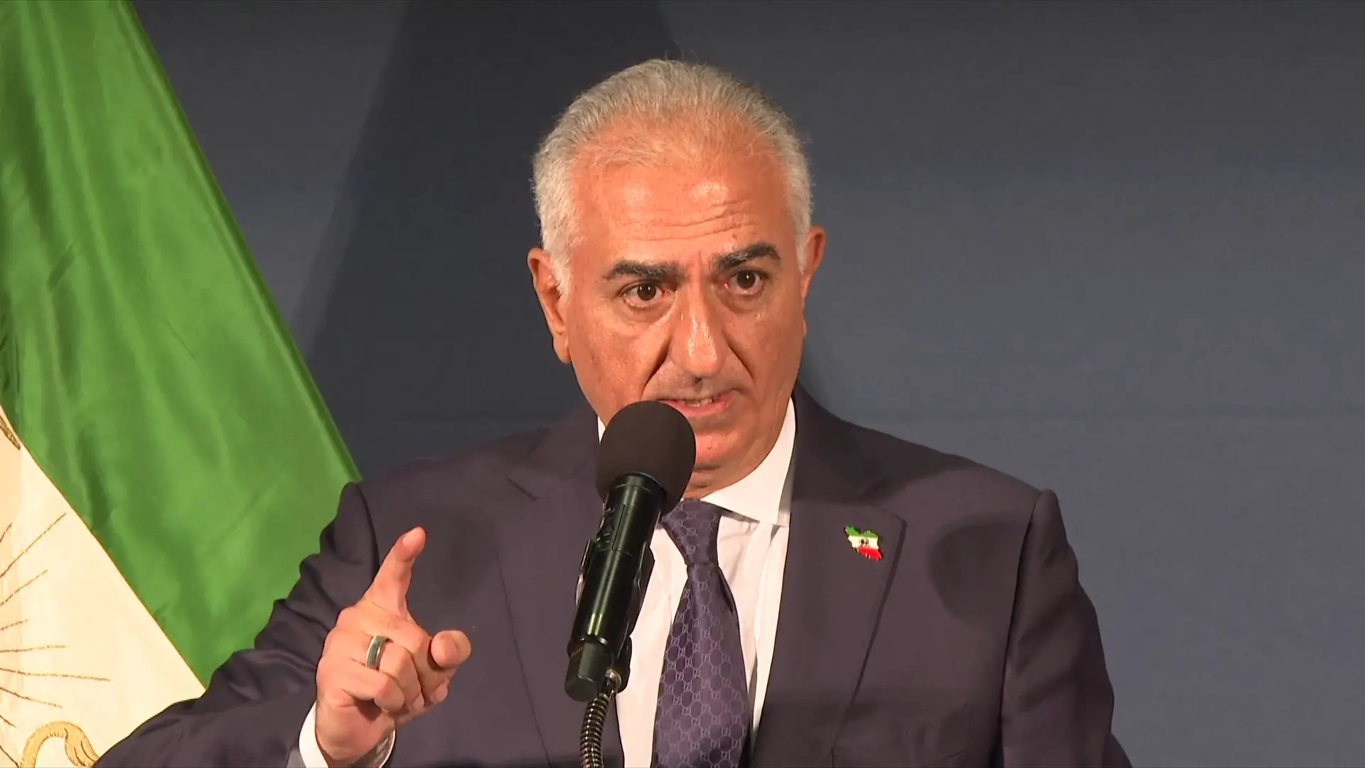 شاهزاده رضا پهلوی: جمهوری اسلامی نیروی متخاصم است، نبرد ما با اشغالگران ایران است