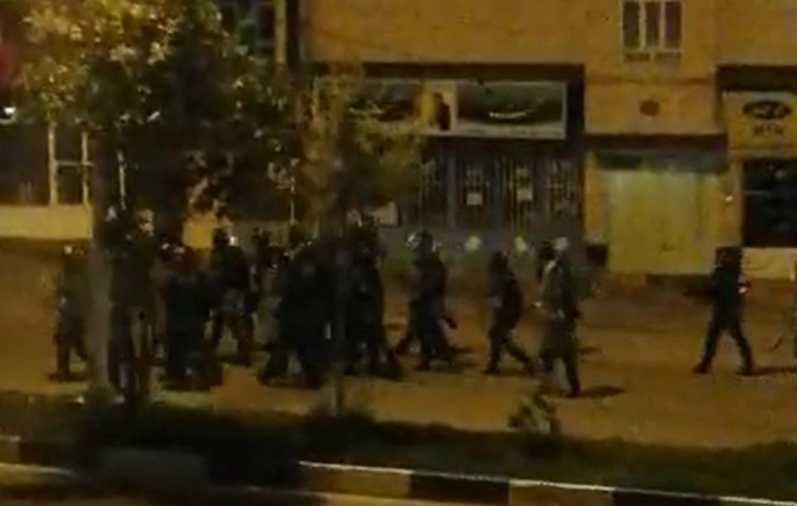 ادامه اعتراضات و سرکوب گسترده در شهرکرد، جو امنیتی در شماری از استان‌ها