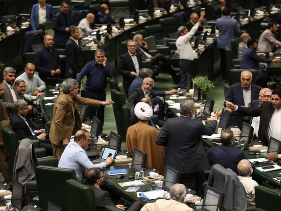 بیانیه نمایندگان مجلس: غنیسازی در ایران به زیر ۲۰ درصد محدود نمیشود