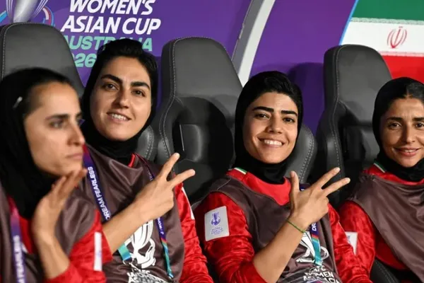 جمهوری اسلامی با تهدید خانواده بازیکنان تیم ملی زنان در استرالیا در پی بازگرداندن آنهاست