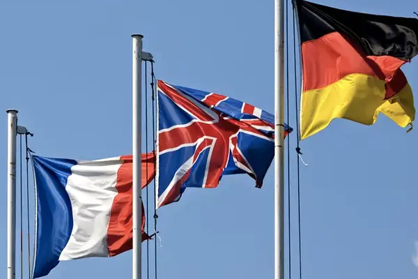 الترويكا الأوروبية: طهران تمتلك 4 أضعاف اليورانيوم اللازم لصنع الأسلحة النووية