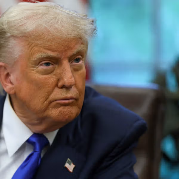 "تلغراف": إدارة ترامب تستعد لتنفيذ هجمات سيبرانية سرية محتملة ضدّ أهداف عسكرية في إيران