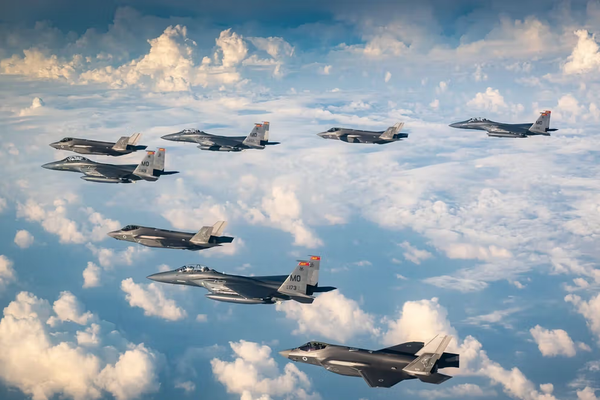 مسؤول سابق في الجيش الإسرائيلي: إما أن تفكك إيران منشآتها النووية وإما الحرب